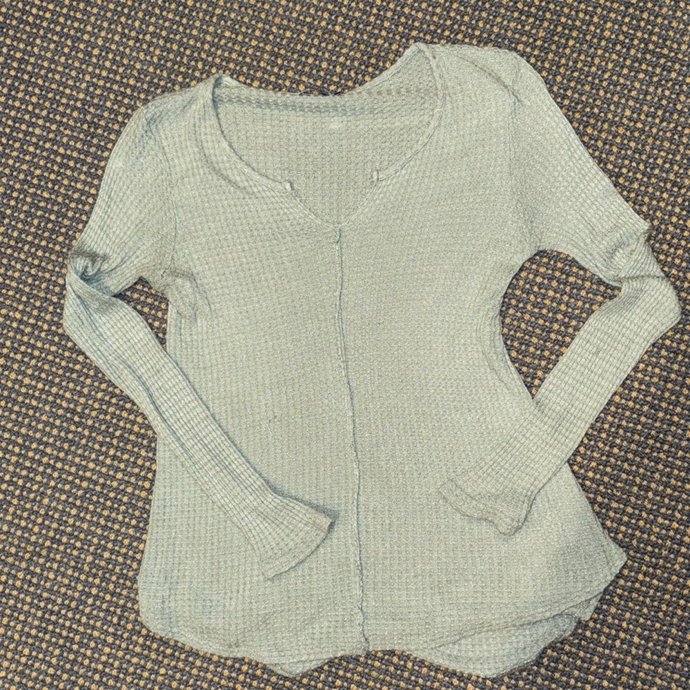 Size small, green sweater brand M//C, great condition